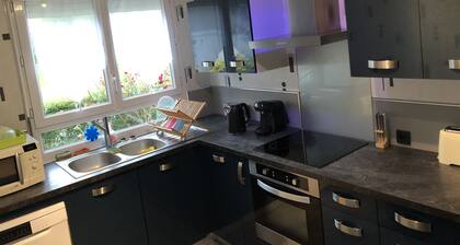 Family house between Caen and the sea