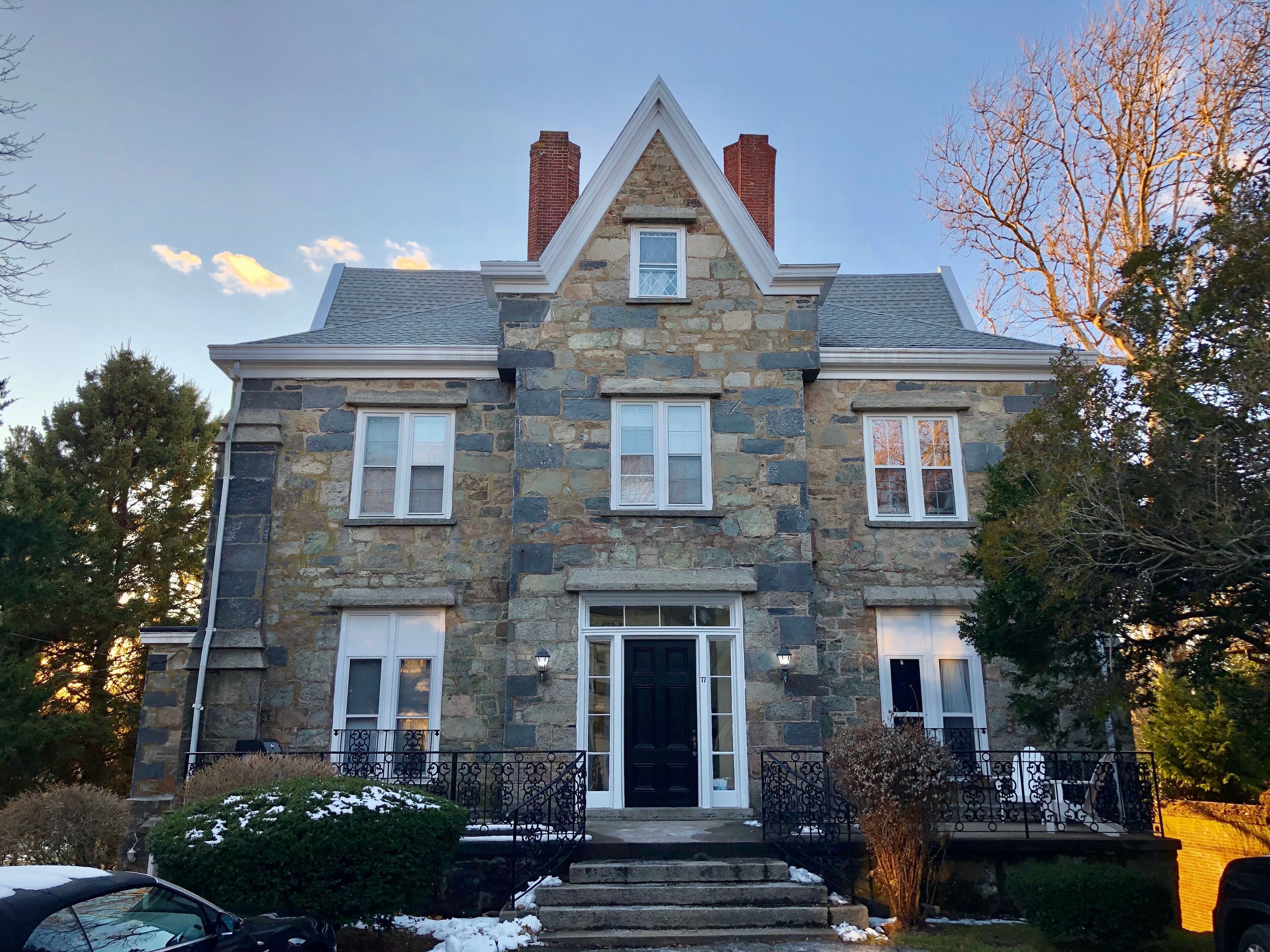 New! Cornerstone by Bellvue Ave, The Breakers and World Famous Cliff Walk -  1BR