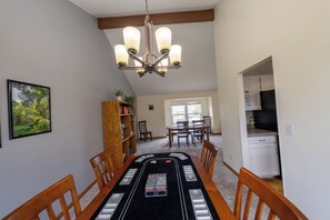 Dining - Large Home near Lake- pool table game room (Longmont)