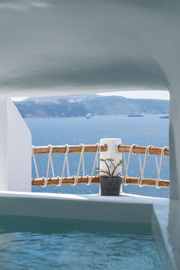 1 bedroom, in-room safe, iron/ironing board, free WiFi