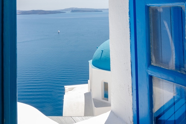 Blue Dome Double Room with Caldera View | 1 bedroom, in-room safe, iron/ironing board, free WiFi