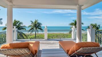 Rumah (Seas the Day) | Balkon
