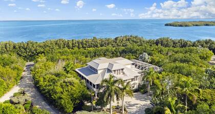 The Palm and Shell Captiva Island Private Luxury Home With Pool hot tub and Beach Access