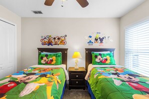 4 habitaciones, escritorio, tabla de planchar con plancha y wifi gratis 