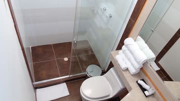 Standard Triple Room | Bathroom | Shower, soap, shampoo, toilet paper