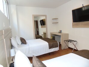 Standard Double Room | Blackout drapes, iron/ironing board, free WiFi - Hotel Paradise (Pereira)