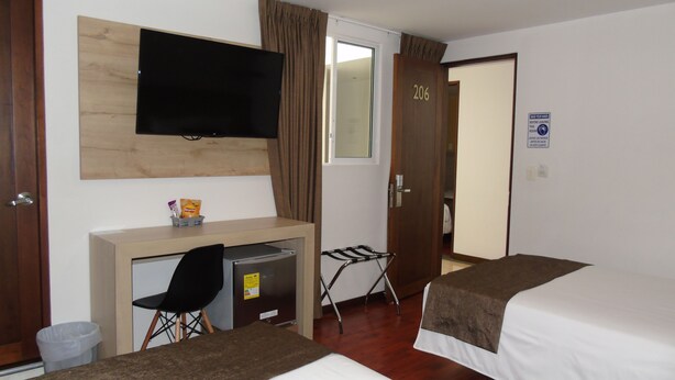 Standard Double Room | Blackout drapes, iron/ironing board (on request), WiFi (free) - Hotel Paradise (Pereira)