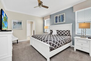 10 Schlafzimmer, Schreibtisch, BĂŒgeleisen/BĂŒgelbrett, kostenloses WLAN