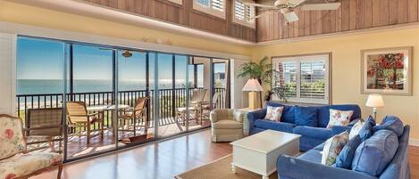 Apartment (Shorewood 3B) | Wohnzimmer | Flachbildfernseher, DVD-Player