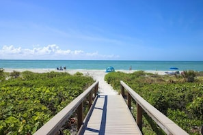 Exterior - Sundial Beach Resort by Dream Vacation Rentals (Sanibel)