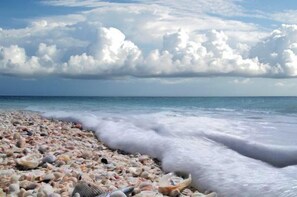 Exterior - Sundial Beach Resort by Dream Vacation Rentals (Sanibel)