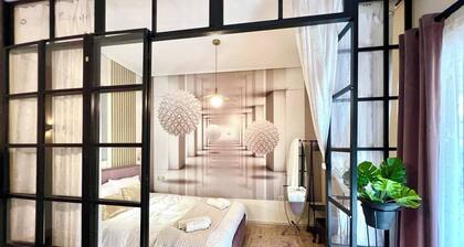 Luxury, cozy flat with yard anf fireplace, in the ancient port of Delphi