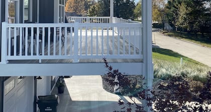 COMFORTABLE LUXURY <br>Lake Michigan beaches sunsets lighthouses trails