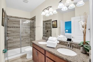 Combined shower/tub, hair dryer, towels