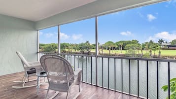 Condo (Spanish Cay B4) | Balcón