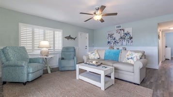Condo (Spanish Cay B4) | Living room | TV, fireplace