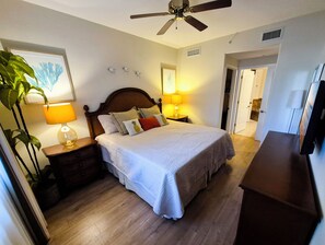 2 habitaciones, escritorio, tabla de planchar con plancha y wifi gratis 