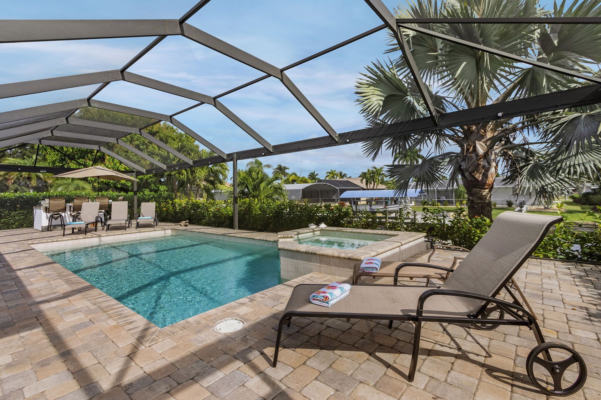 Elegant Gulf-access home w/electric-heated pool and spa - Villa Barbara