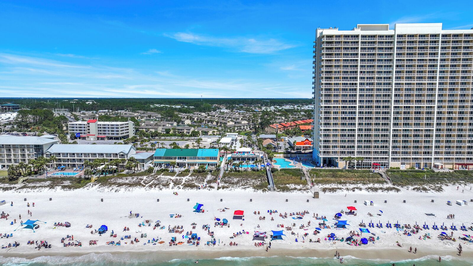 Beach nearby, sun loungers, beach towels