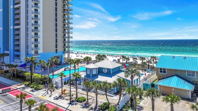Townhome in Gulf Highlands with 11 pools and short walk to the beach