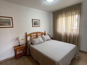 2 bedrooms, iron/ironing board, Internet