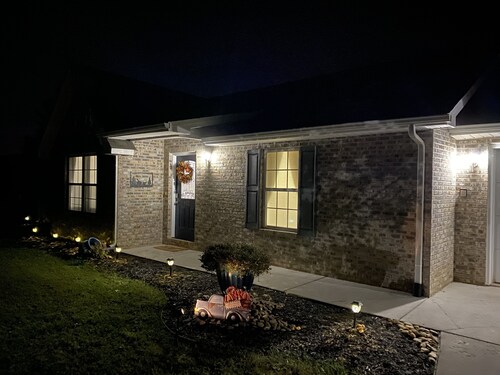 One level 3 BR/ 2 BA Home in Seymour!!!