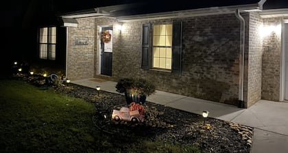 One level 3 BR/ 2 BA Home in Seymour!!!