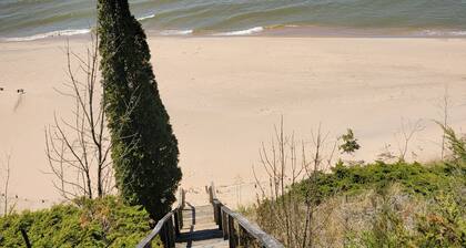 Traditional Lake Michigan Cottage