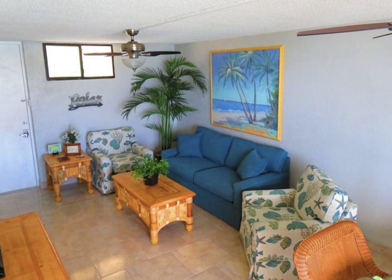 Oceanfront 2 Bedroom/2bath In Beautiful Bolongo Bay - Saint Thomas