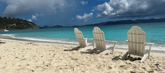 Oceanfront 2 bedroom/2bath in beautiful Bolongo Bay