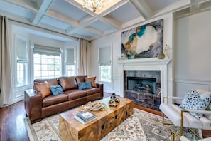 Smart TV, fireplace, ping pong