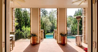 Buckhead fenced N Gated Ensuited 6BD,8bath Estate, 5mins to shopping.Sleeps 12