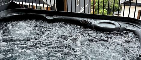 Tina de hidromasaje al aire libre