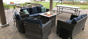 Lounge On The Lake In Privacy/Fly-in Friendly