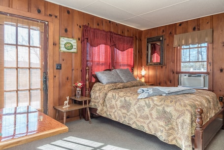 セーフティボックス (室内)、WiFi、ベッドシーツ. Cozy Cabin at Rockaway Rentals near Branson