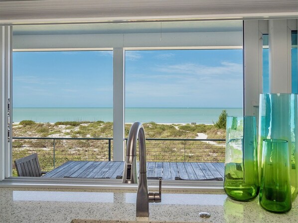 Casa (New Latitude) | Sacada