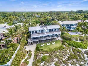 Casa (New Latitude) | Fachada