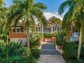 Casa (Bougainvillea Home) | Esterni