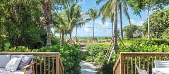 Captiva Charm