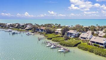 Kondominium (Captiva Shores 6C) | Pantai | Di pantai, mendayung, dan memancing