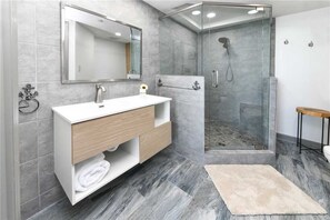 Ensemble baignoire-douche