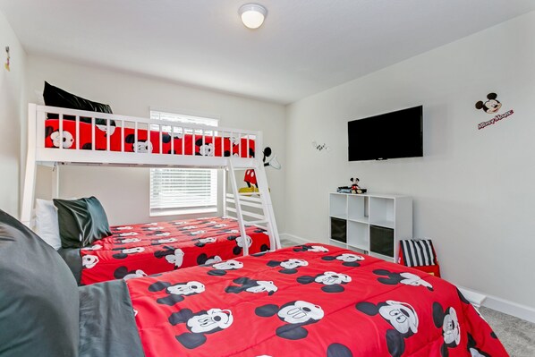 4 bedrooms, desk, iron/ironing board, free WiFi