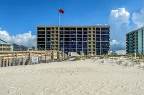 Unclassified image, 2 of 39, button