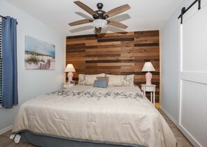 1 slaapkamer, een strijkplank/strijkijzer, gratis wifi, beddengoed