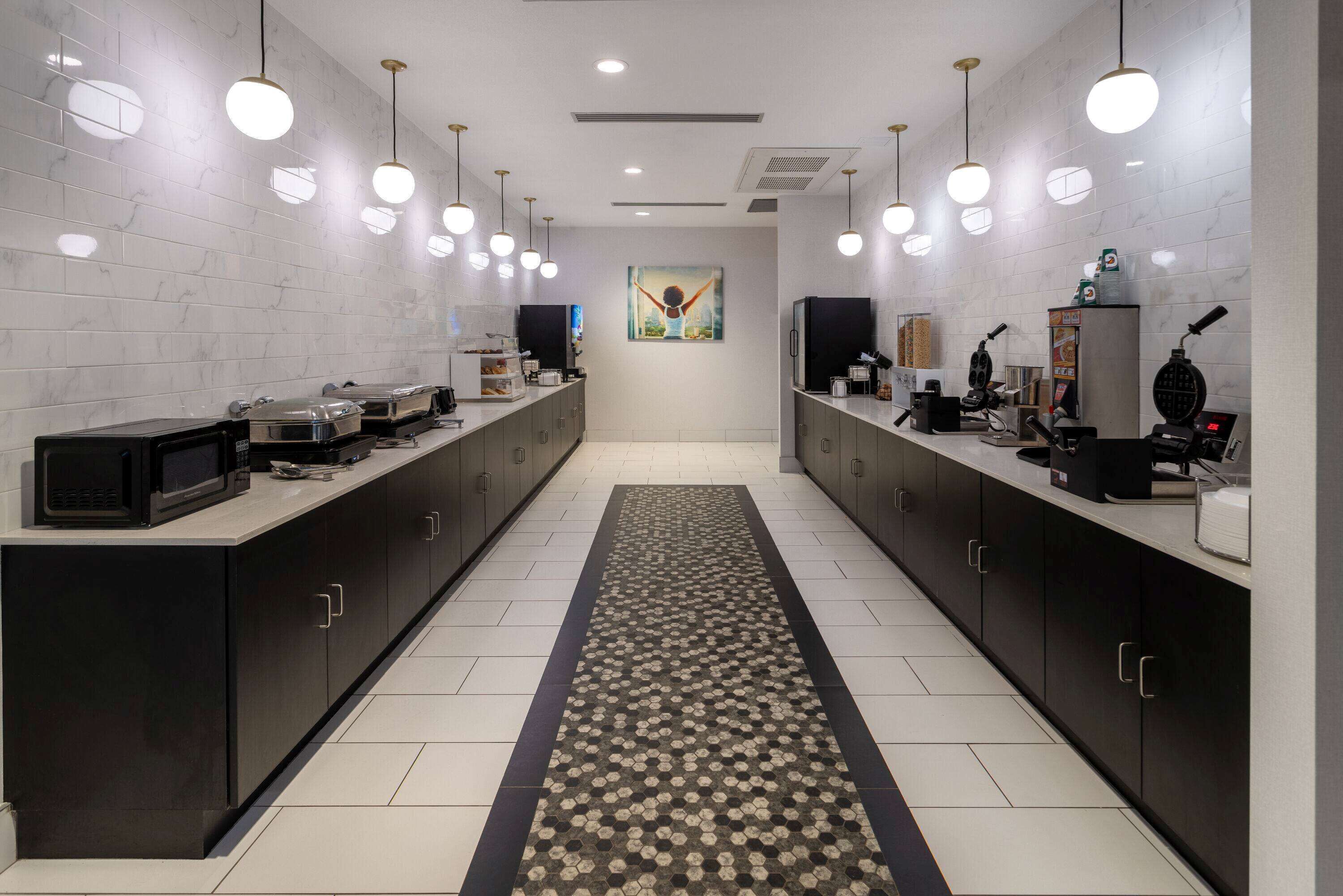 free buffet breakfast