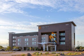 Exterior - La Quinta Inn & Suites by Wyndham Maricopa - Copper Sky (Maricopa)