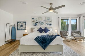 5 bedrooms, desk, iron/ironing board, travel cot - Private pool/Basketball/BBQ/Gameroom/bocce+horsesh (Bermuda Dunes)