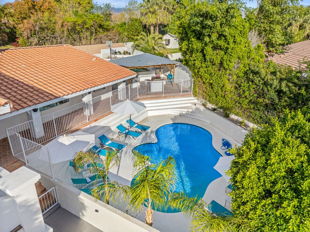 屋外プール、温水プール