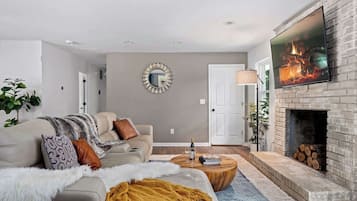 Smart-TV, peis, fotballspill og kontorer