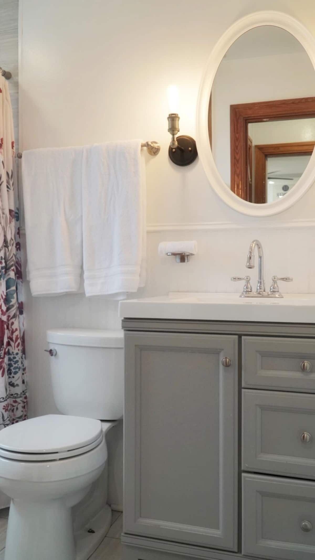 Cozy Bungalow minutes to the Beach and Downtown